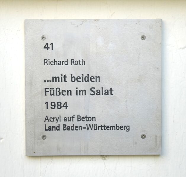 Datei:41 ... mit beiden Füßen im Salat Tafel.jpg